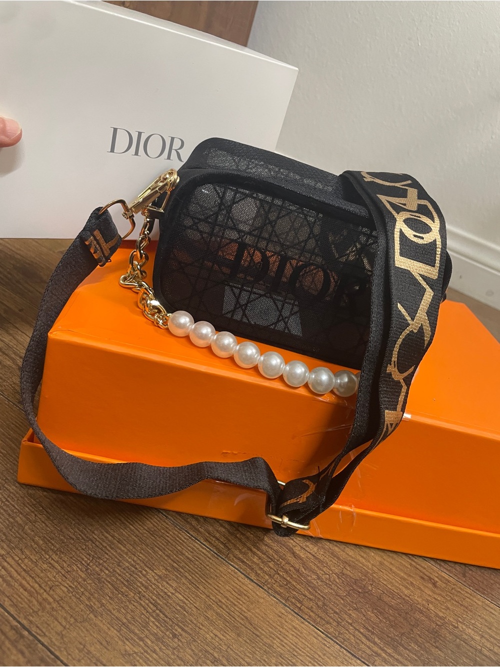Dior Black Crossbody Bag with Pearl & Gold Chain - Picture 5 of 15